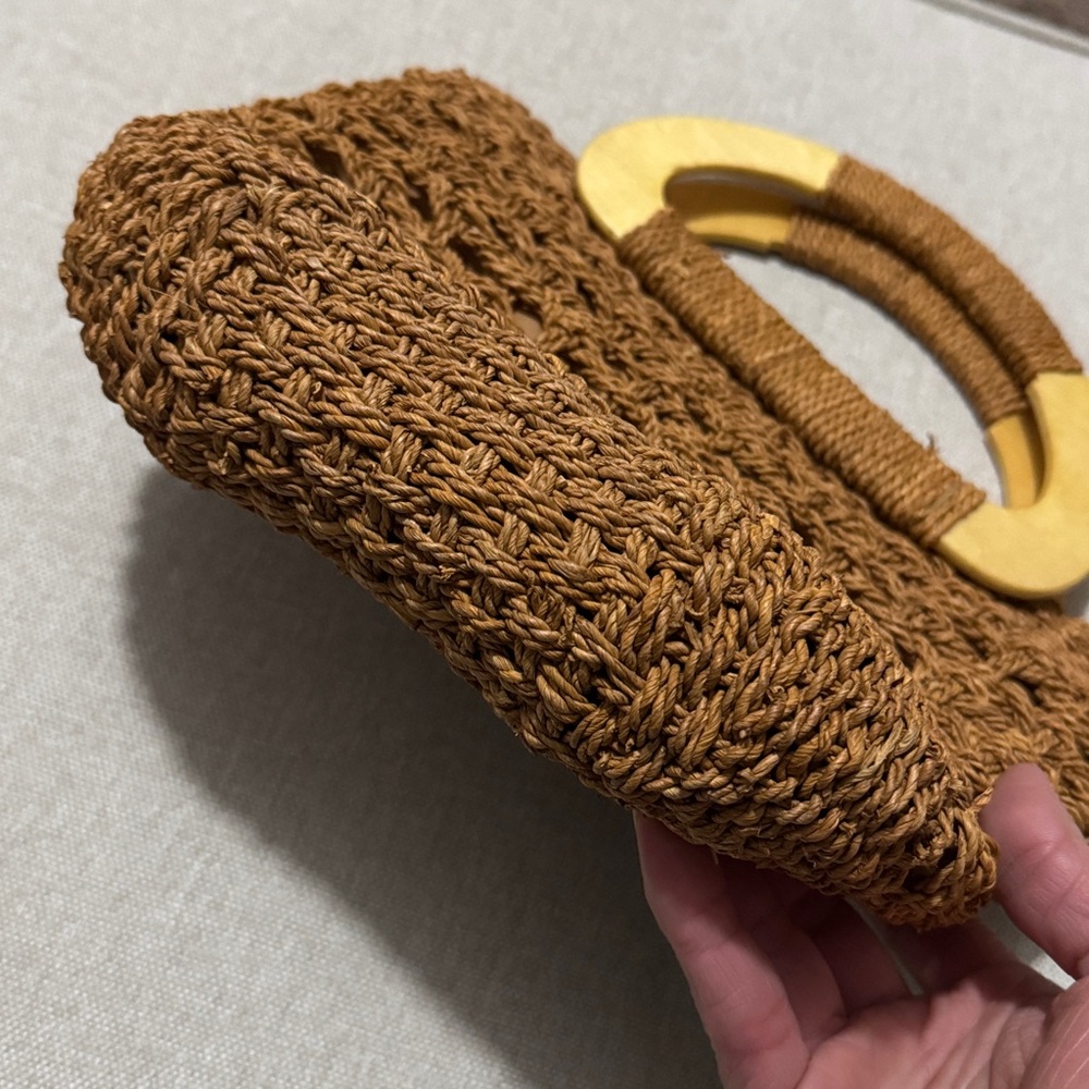 White Stag Straw Bag-Rusty Brown Woven Exterior-3 Compartments-Wooden Handle-EUC - Picture 5 of 16